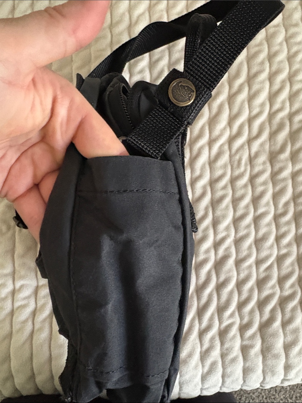 Fjallraven Kanken Mini Crossbody in Black with Red Logo - Picture 4 of 4